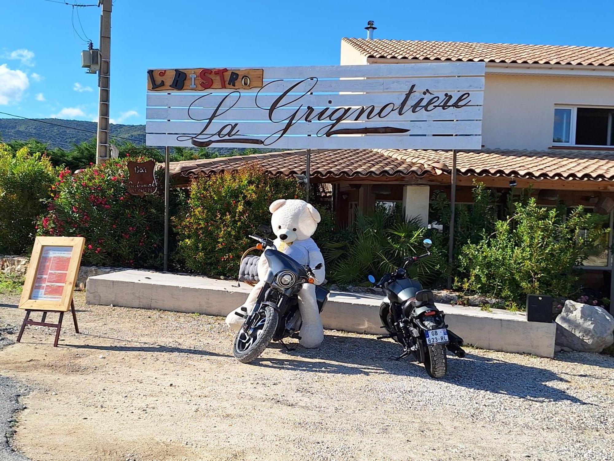 Camping Carrefour De L'Ardeche Saint-Remeze Exterior foto